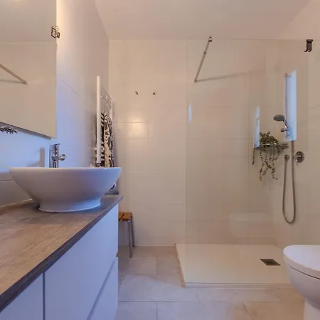 Villa Alicia By Interhome