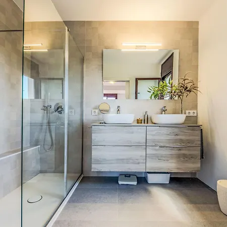 Alicia By Interhome Villa *